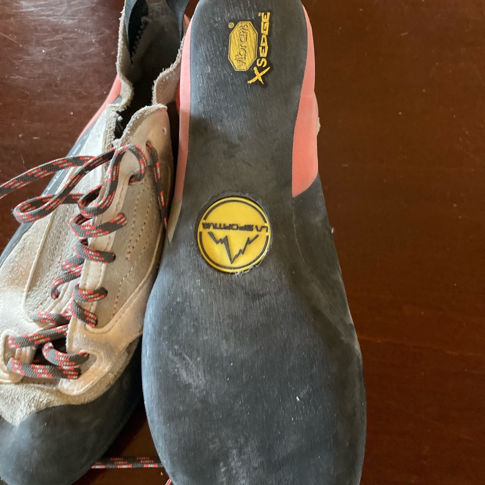 LaSportiva womens climbing shoes 30, 7